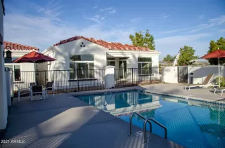 Photo #6: 6032659 Listing