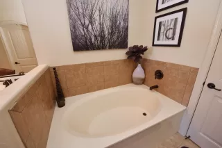 Photo #6: 6032855 Listing