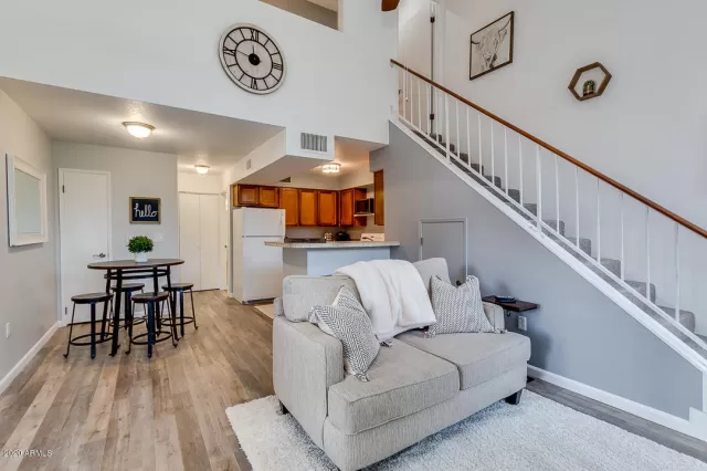 MLS: 6033122 Condo For Sale