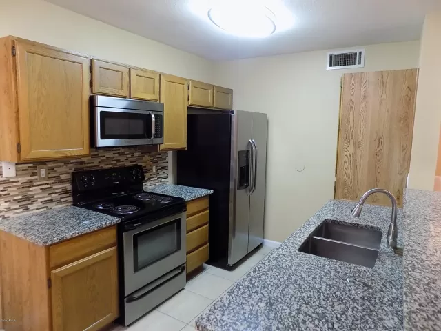 MLS: 6033194 Condo For Sale