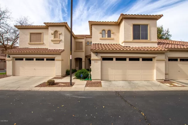 MLS: 6033371 Condo For Sale