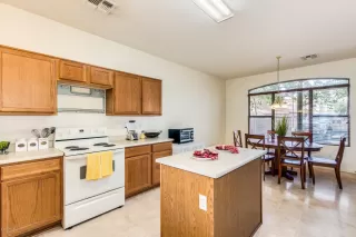 Photo #6: 6033371 Listing