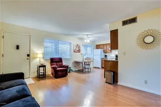 Photo #5: 6033527 Listing 