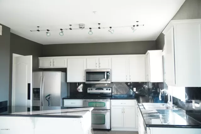 MLS: 6033693 Condo For Sale