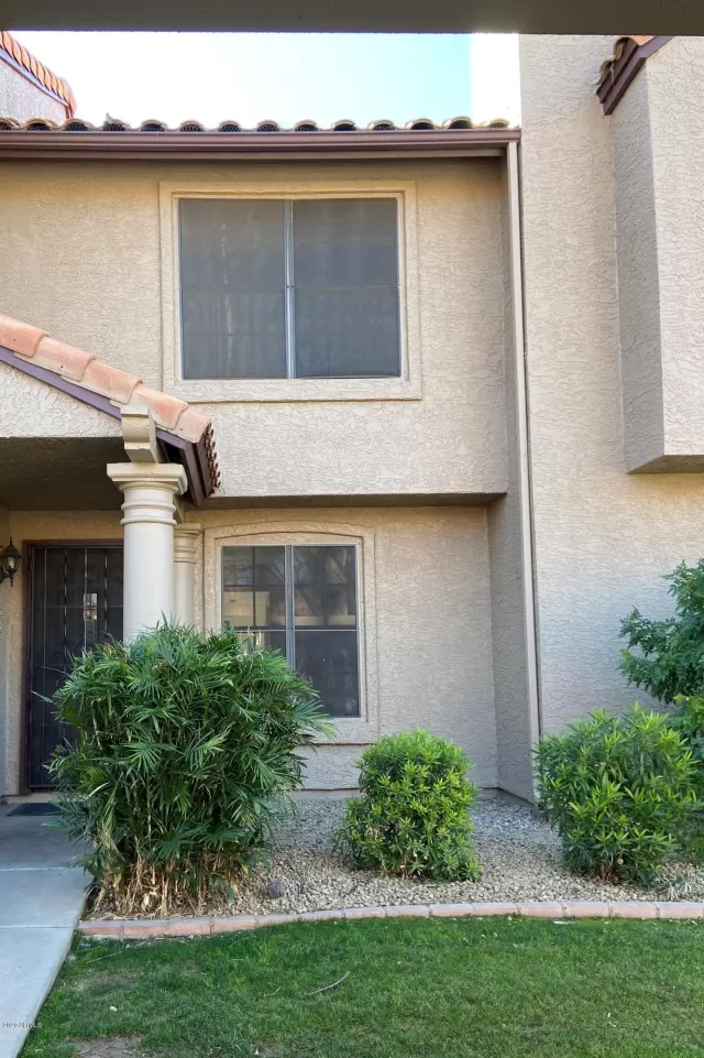 MLS: 6033945 Condo For Sale