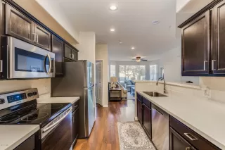 Photo #5: 6033947 Listing