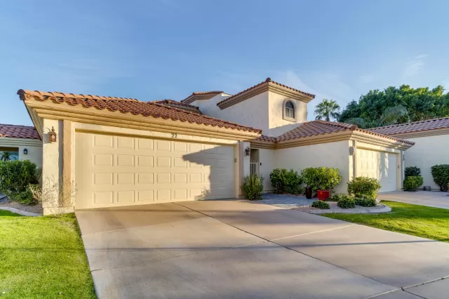 MLS: 6033950 Condo For Sale