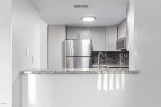 Photo #6: 6034687 Listing