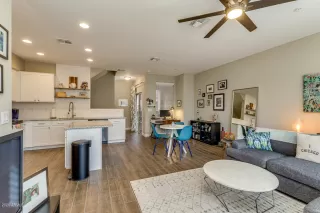 Photo #6: 6034714 Listing