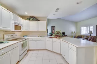 Photo #2: 6035238 Listing 