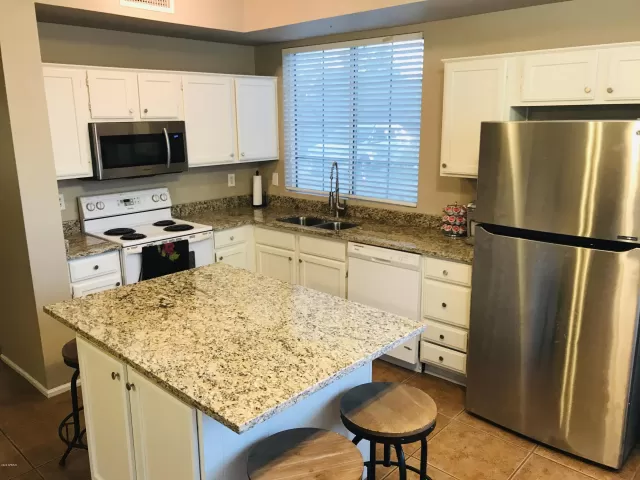 MLS: 6035333 Condo For Sale