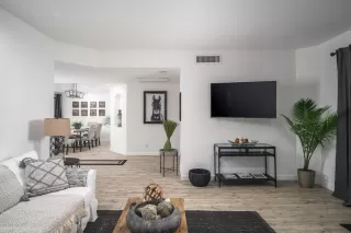 Photo #4: 6035847 Listing