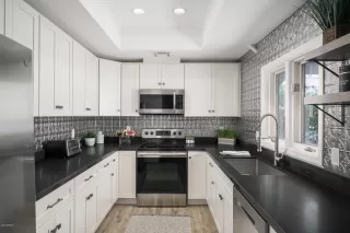 Photo #6: 6035847 Listing