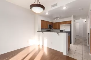 Photo #6: 6036229 Listing