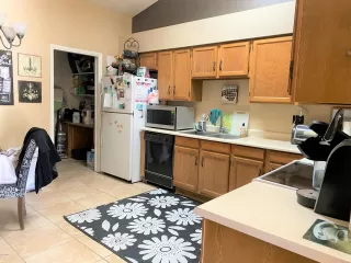 Photo #5: 6036234 Listing