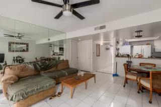 Photo #6: 6036427 Listing