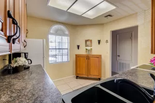 Photo #5: 6036659 Listing 