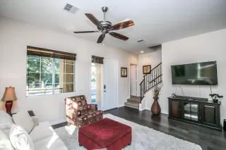 Photo #5: 6036955 Listing