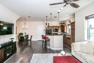 Photo #6: 6036955 Listing