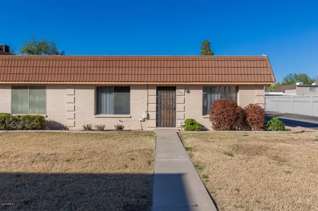 MLS: 6037026 Condo For Sale