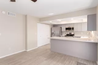 Photo #3: 6037036 Listing 