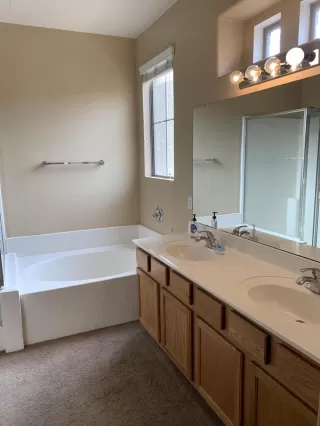 Photo #5: 6037133 Listing