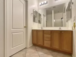 Photo #6: 6037230 Listing