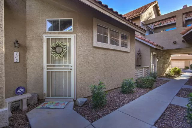 MLS: 6037616 Condo For Sale