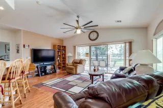 Photo #6: 6037979 Listing