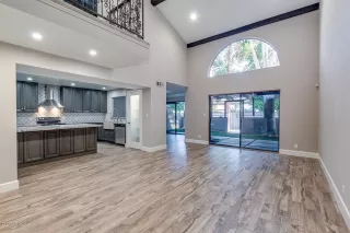 Photo #5: 6038012 Listing