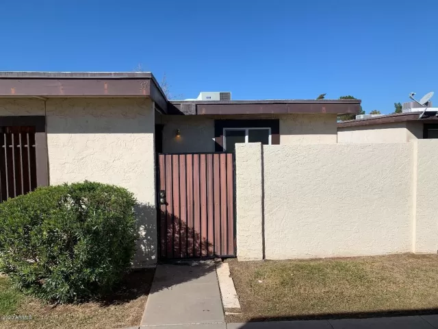 MLS: 6038824 Condo For Sale