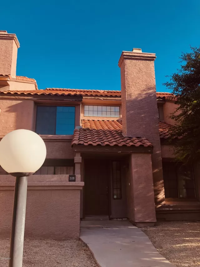 MLS: 6038922 Condo For Sale