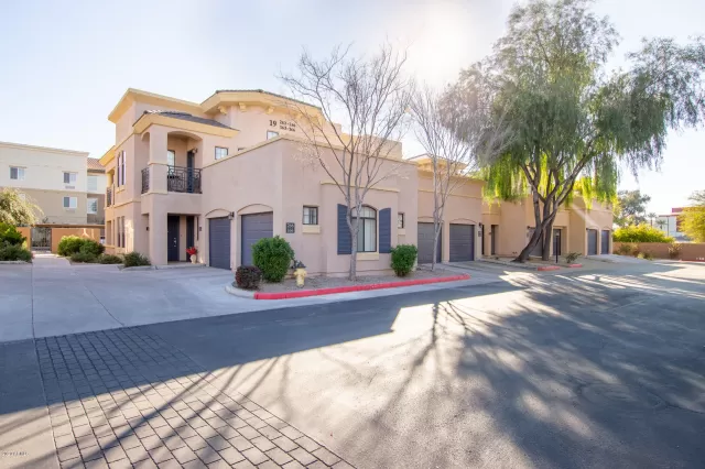 MLS: 6039107 Condo For Sale