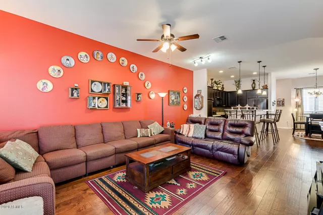 MLS: 6039413 Condo For Sale