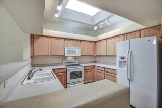 Photo #6: 6039698 Listing 