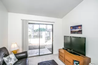 Photo #6: 6039744 Listing