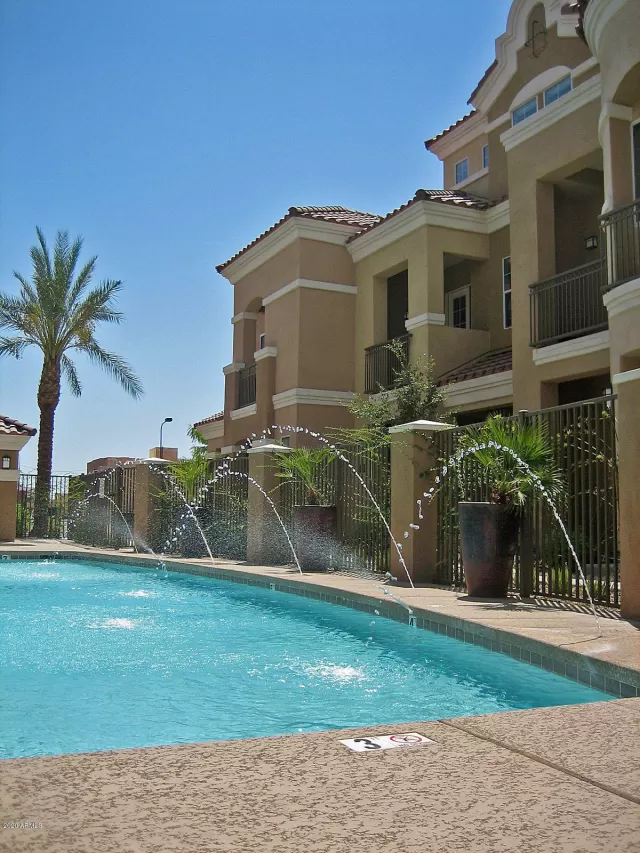 MLS: 6039747 Condo For Sale