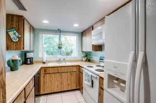 Photo #6: 6039899 Listing 