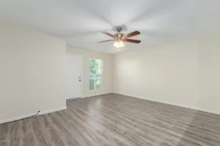 Photo #3: 6039950 Listing