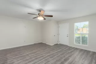 Photo #6: 6039950 Listing