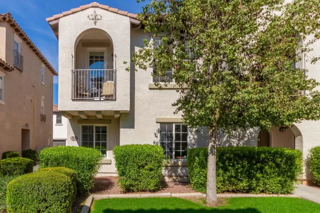 MLS: 6040032 Condo For Sale