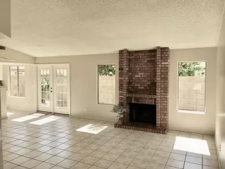 Photo #5: 6040304 Listing