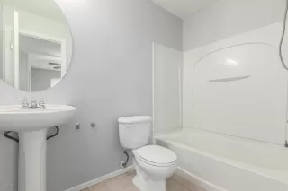 Photo #6: 6040361 Listing