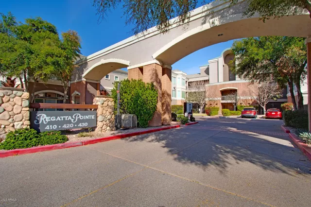 MLS: 6040465 Condo For Sale