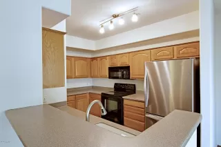 Photo #6: 6040465 Listing