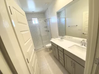 Photo #4: 6040608 Listing