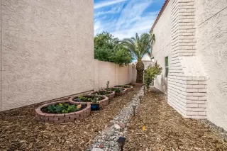 Photo #2: 6040661 Listing 