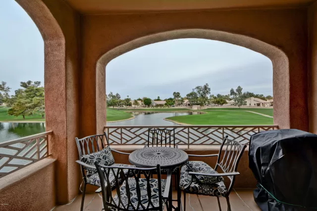 MLS: 6040914 Condo For Sale