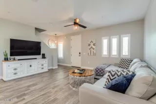 Photo #2: 6040935 Listing