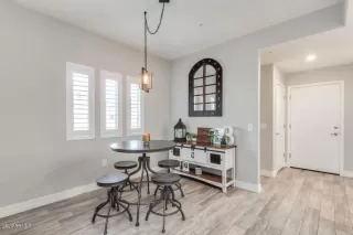 Photo #6: 6040935 Listing